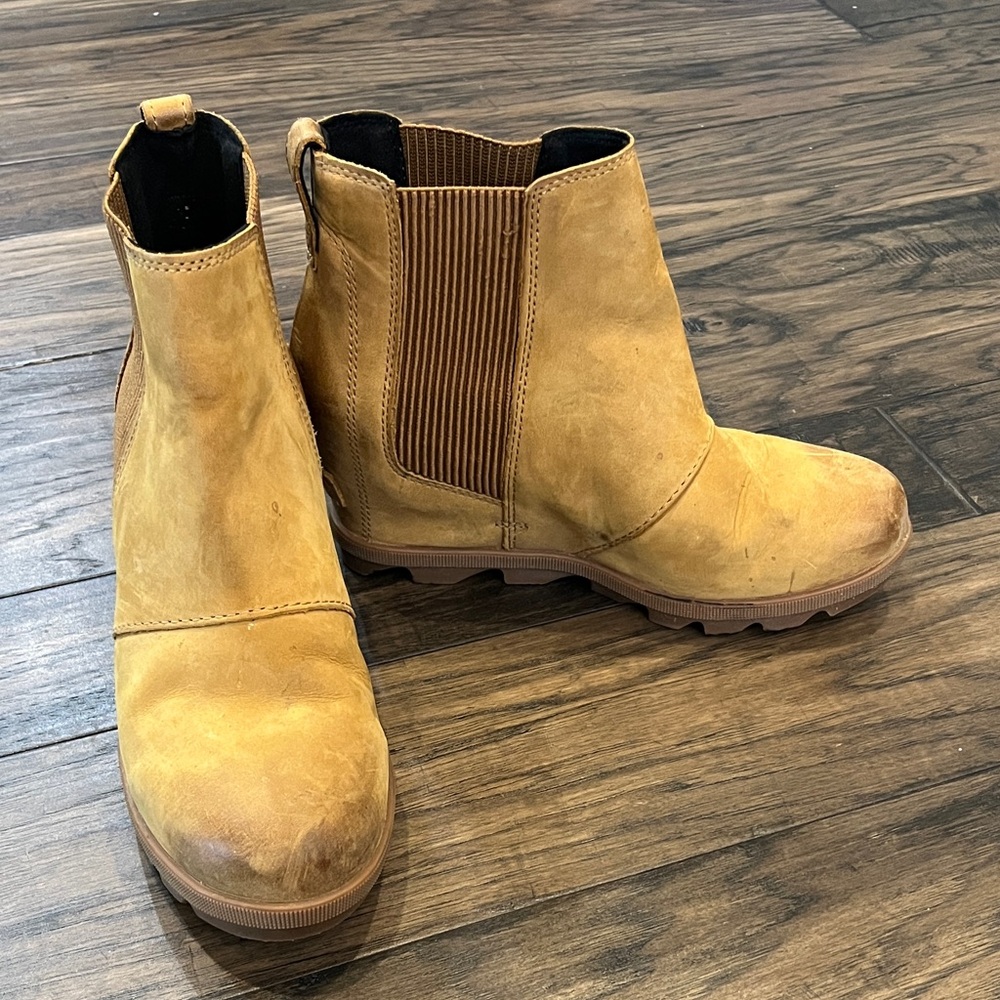 Sorel Joan Chelsea Wedge Platform Bootie Boot Camel